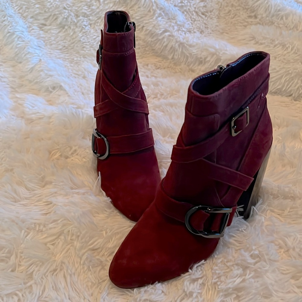 Suede Vince Camino block heel ankle boot. Size 7